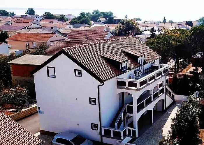 Ivan Apartman Vir