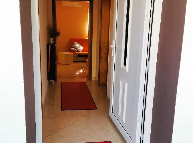 Ivan Apartman *