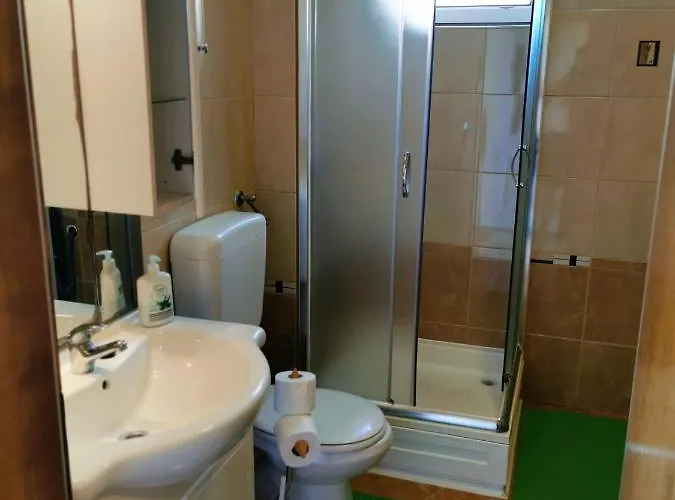 Ivan Apartman Vir